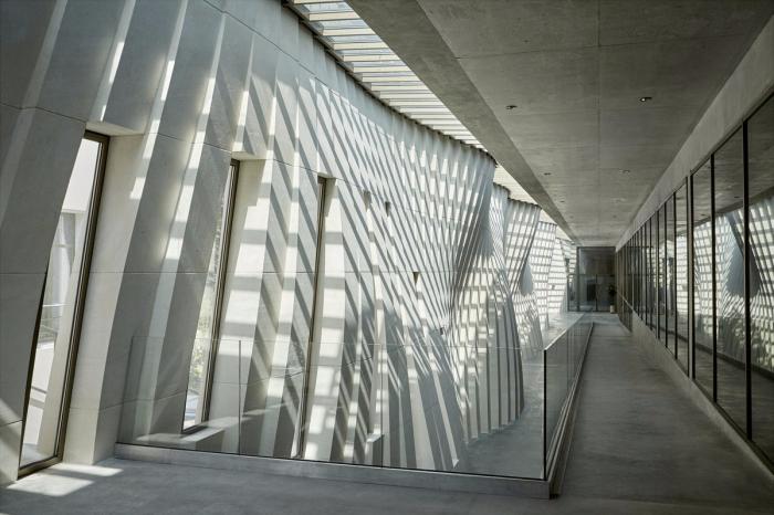 BIM建筑|柔软起伏的白色波浪:德拉斯兄弟酒庄 BIM建筑|柔软起伏的白色波浪:德拉斯兄弟酒庄