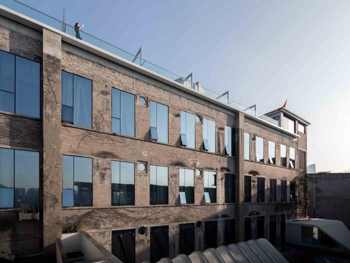 BIM建筑|嫁衣的裙摆——重庆印制一厂山鬼精品酒店改造 / 寻常设计 BIM建筑|嫁衣的裙摆——重庆印制一厂山鬼精品酒店改造 / 寻常设计