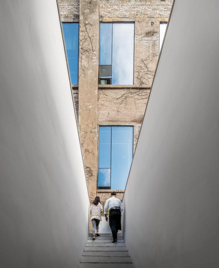 BIM建筑|嫁衣的裙摆——重庆印制一厂山鬼精品酒店改造 / 寻常设计 BIM建筑|嫁衣的裙摆——重庆印制一厂山鬼精品酒店改造 / 寻常设计