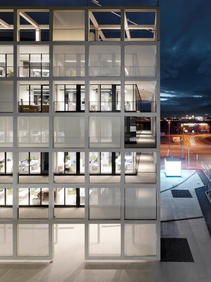 BIM建筑|外方内圆,半遮半掩的透明光影——C&P 公司总部 BIM建筑|外方内圆,半遮半掩的透明光影——C&P 公司总部