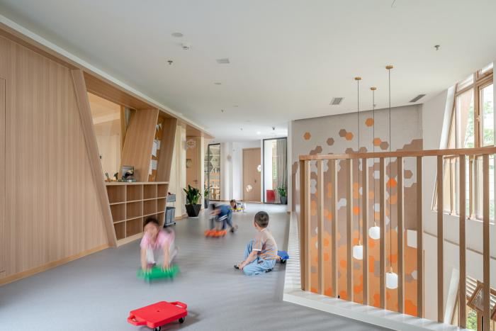 BIM建筑|简单几何勾勒而成的六边形“蜂巢”:杭州浦乐幼儿园杨家墩分园 / goa大象设计 BIM建筑|简单几何勾勒而成的六边形“蜂巢”:杭州浦乐幼儿园杨家墩分园 / goa大象设计