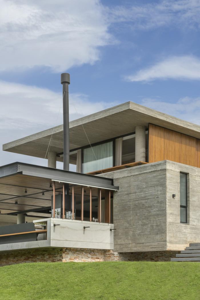 BIM建筑|依阶层创造,水平嵌套的空间:巴西“电影”住宅 BIM建筑|依阶层创造,水平嵌套的空间:巴西“电影”住宅