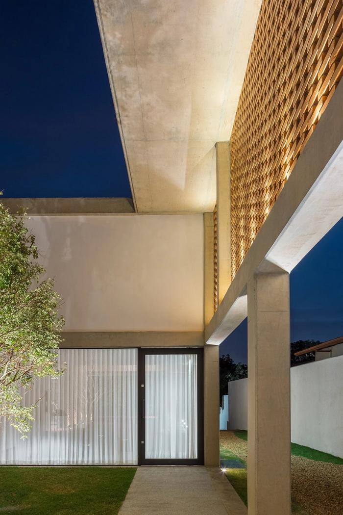 BIM建筑|自具结构形式美感的混凝土“网格”住宅 BIM建筑|自具结构形式美感的混凝土“网格”住宅