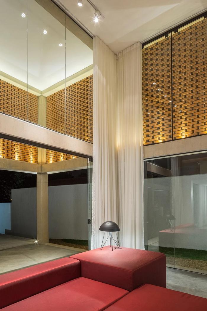 BIM建筑|自具结构形式美感的混凝土“网格”住宅 BIM建筑|自具结构形式美感的混凝土“网格”住宅