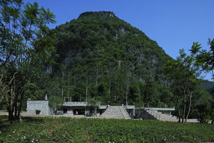 BIM建筑|匍匐于山脚下的巨石:楼纳露营服务中心 / 李兴钢工作室 BIM建筑|匍匐于山脚下的巨石:楼纳露营服务中心 / 李兴钢工作室