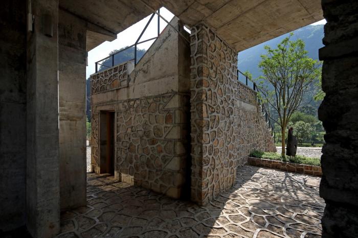 BIM建筑|匍匐于山脚下的巨石:楼纳露营服务中心 / 李兴钢工作室 BIM建筑|匍匐于山脚下的巨石:楼纳露营服务中心 / 李兴钢工作室