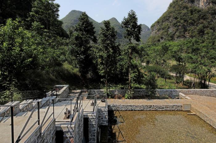 BIM建筑|匍匐于山脚下的巨石:楼纳露营服务中心 / 李兴钢工作室 BIM建筑|匍匐于山脚下的巨石:楼纳露营服务中心 / 李兴钢工作室