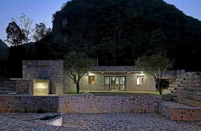 BIM建筑|匍匐于山脚下的巨石:楼纳露营服务中心 / 李兴钢工作室 BIM建筑|匍匐于山脚下的巨石:楼纳露营服务中心 / 李兴钢工作室