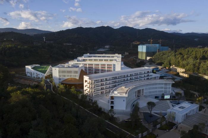 BIM建筑|立体“院落”空间:云南师范大学实验中学 / 清华大学建筑设计院 + 清华大学建筑学院 BIM建筑|立体“院落”空间:云南师范大学实验中学 / 清华大学建筑设计院 + 清华大学建筑学院