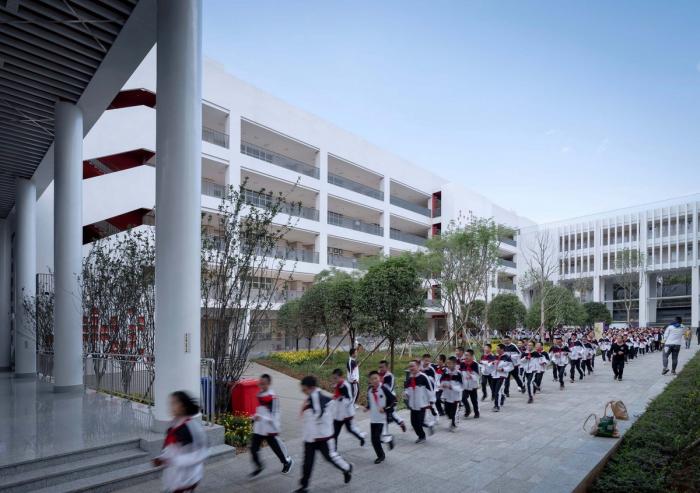 BIM建筑|立体“院落”空间:云南师范大学实验中学 / 清华大学建筑设计院 + 清华大学建筑学院 BIM建筑|立体“院落”空间:云南师范大学实验中学 / 清华大学建筑设计院 + 清华大学建筑学院