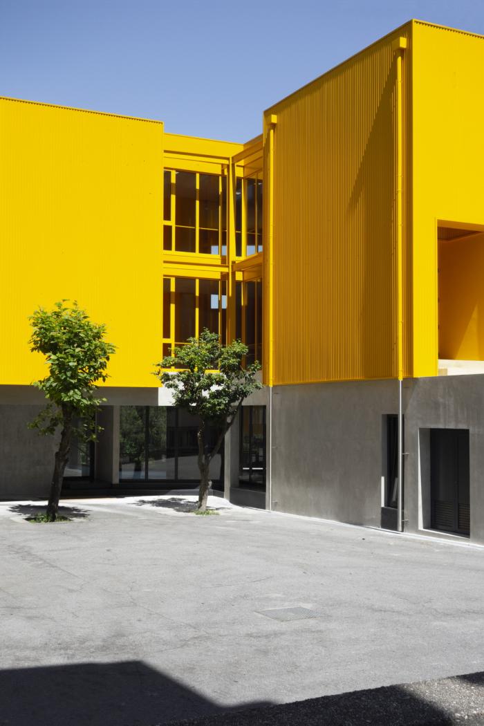 BIM建筑|单调色中的一道亮丽风景:ARTAVE/CCM 音乐学院加建 BIM建筑|单调色中的一道亮丽风景:ARTAVE/CCM 音乐学院加建