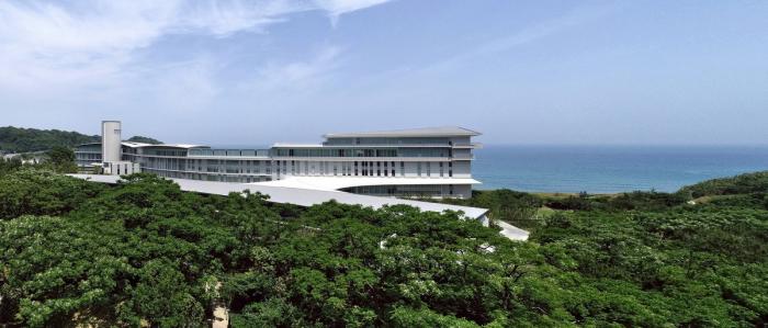 BIM建筑|流动身形,与海浪共舞:大金工业总部 / 竹中工务店 BIM建筑|流动身形,与海浪共舞:大金工业总部 / 竹中工务店