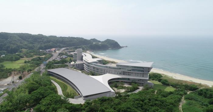 BIM建筑|流动身形,与海浪共舞:大金工业总部 / 竹中工务店 BIM建筑|流动身形,与海浪共舞:大金工业总部 / 竹中工务店