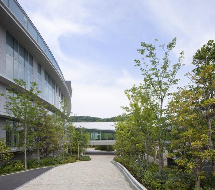 BIM建筑|流动身形,与海浪共舞:大金工业总部 / 竹中工务店 BIM建筑|流动身形,与海浪共舞:大金工业总部 / 竹中工务店