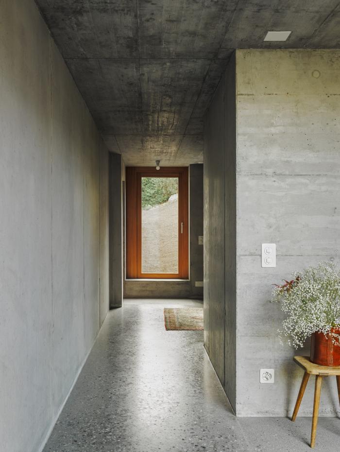 BIM建筑|群山环抱之中,“折叠百变”的混凝土小屋 BIM建筑|群山环抱之中,“折叠百变”的混凝土小屋