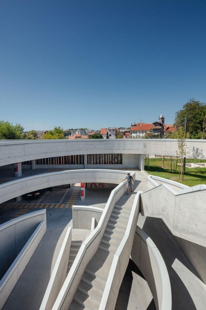 BIM建筑|旋转的地下“陀螺”:汽车公园“Caldeiroa” / Pitagoras Group BIM建筑|旋转的地下“陀螺”:汽车公园“Caldeiroa” / Pitagoras Group