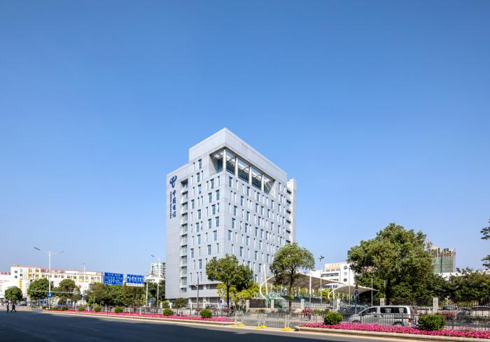 BIM建筑|人与机器共生:深圳龙华电信枢纽大厦 / 森磊国际 BIM建筑|人与机器共生:深圳龙华电信枢纽大厦 / 森磊国际