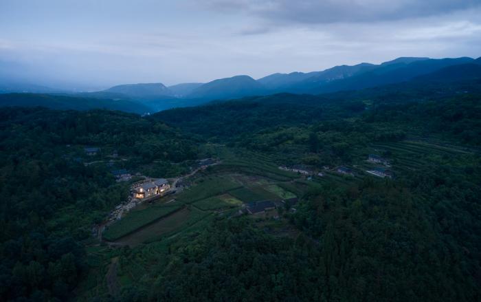 BIM建筑|南岔湾·石屋部落民宿 / 中国美术学院风景建筑设计研究总院 BIM建筑|南岔湾·石屋部落民宿 / 中国美术学院风景建筑设计研究总院