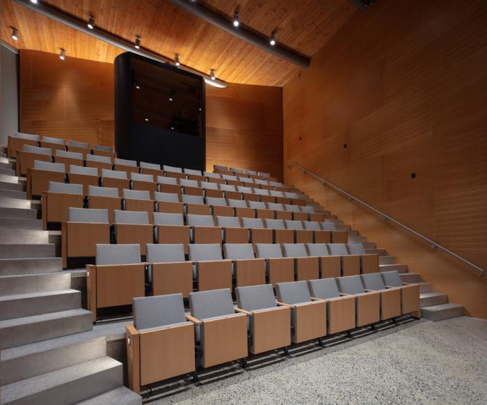 BIM建筑|轻盈飞动,绕古树而生,温特视觉艺术楼 / 斯蒂文·霍尔建筑事务所 BIM建筑|轻盈飞动,绕古树而生,温特视觉艺术楼 / 斯蒂文·霍尔建筑事务所