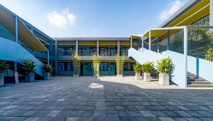 BIM建筑|深圳罗湖翠园中学东晓校区腾挪学校 / 深圳大学 何川建筑工作室 BIM建筑|深圳罗湖翠园中学东晓校区腾挪学校 / 深圳大学 何川建筑工作室