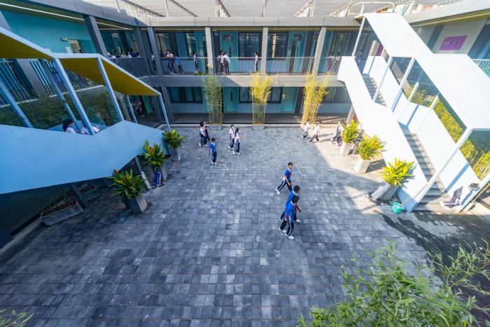 BIM建筑|深圳罗湖翠园中学东晓校区腾挪学校 / 深圳大学 何川建筑工作室 BIM建筑|深圳罗湖翠园中学东晓校区腾挪学校 / 深圳大学 何川建筑工作室