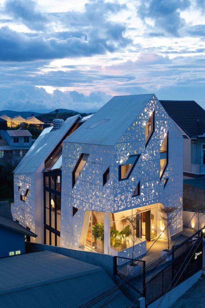 BIM建筑|星光熠熠,夜幕下的巨型灯笼 / Le House BIM建筑|星光熠熠,夜幕下的巨型灯笼 / Le House