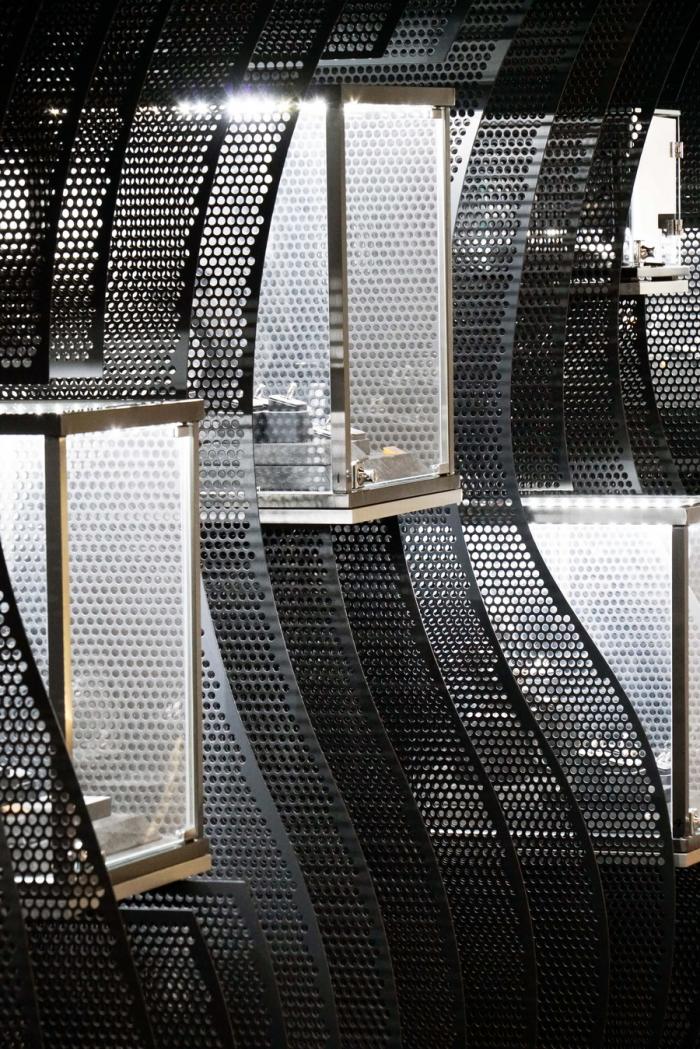 BIM建筑|梵誓珠宝上生新所店 / 平介设计 BIM建筑|梵誓珠宝上生新所店 / 平介设计