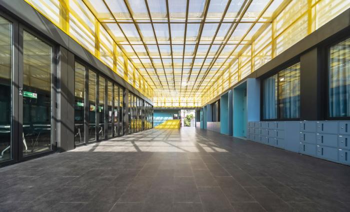 BIM建筑|深圳罗湖翠园中学东晓校区腾挪学校 / 深圳大学 何川建筑工作室 BIM建筑|深圳罗湖翠园中学东晓校区腾挪学校 / 深圳大学 何川建筑工作室