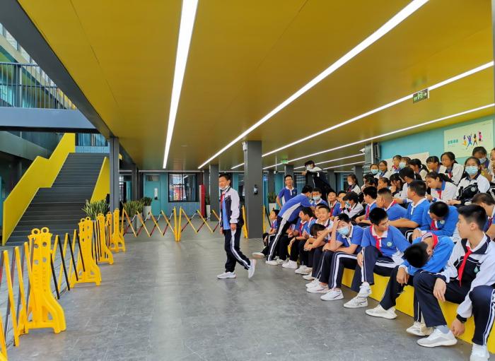 BIM建筑|深圳罗湖翠园中学东晓校区腾挪学校 / 深圳大学 何川建筑工作室 BIM建筑|深圳罗湖翠园中学东晓校区腾挪学校 / 深圳大学 何川建筑工作室