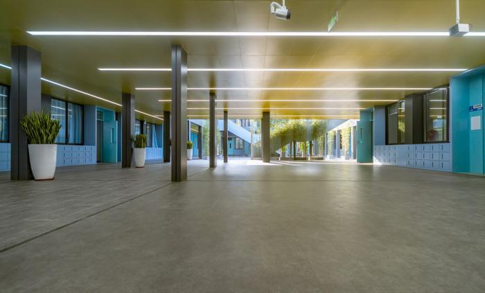 BIM建筑|深圳罗湖翠园中学东晓校区腾挪学校 / 深圳大学 何川建筑工作室 BIM建筑|深圳罗湖翠园中学东晓校区腾挪学校 / 深圳大学 何川建筑工作室