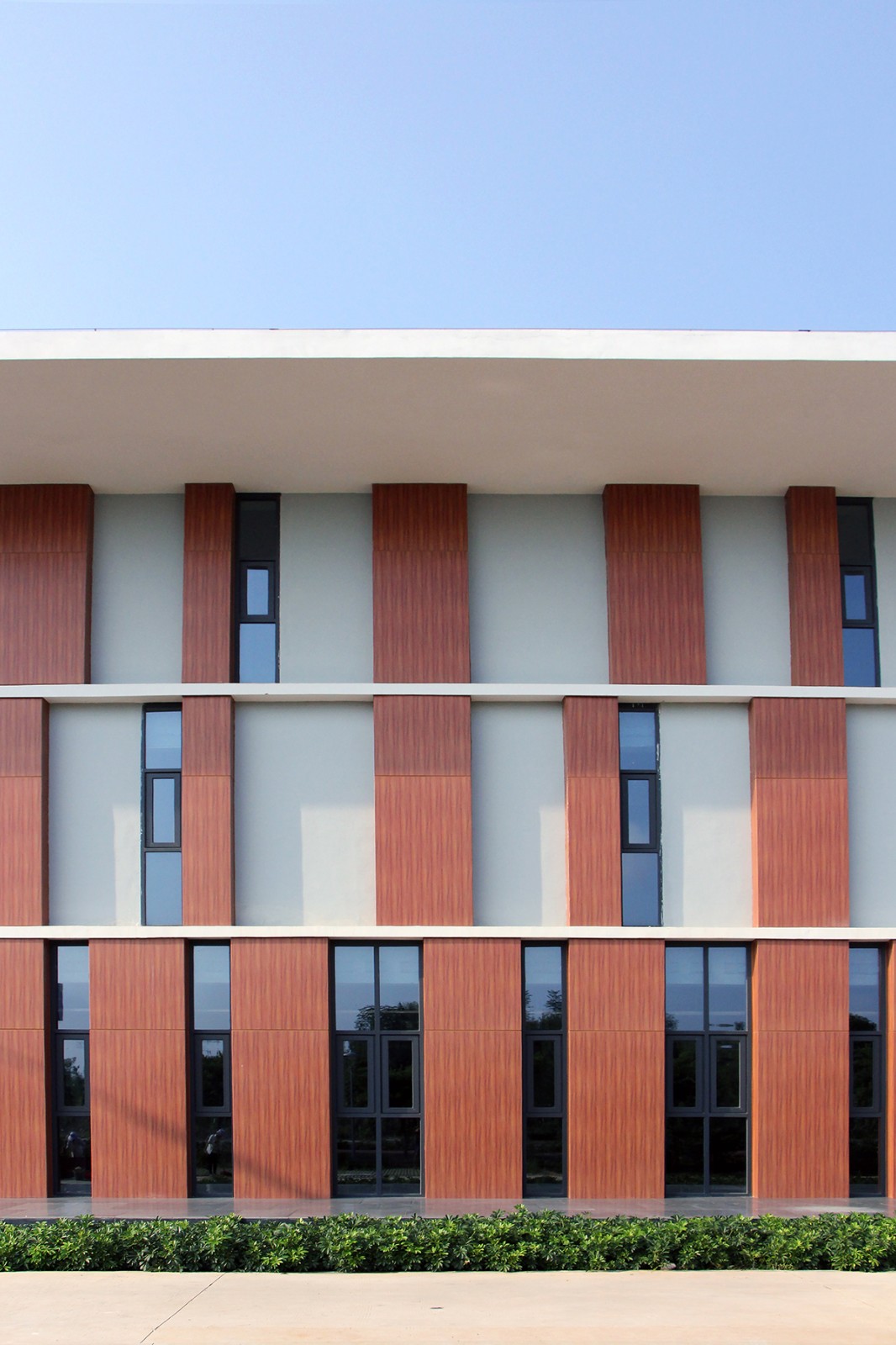 BIM建筑|广西贺州市.平桂档案馆——简洁至上 / 广西中盛建筑设计有限公司 BIM建筑|广西贺州市.平桂档案馆——简洁至上 / 广西中盛建筑设计有限公司