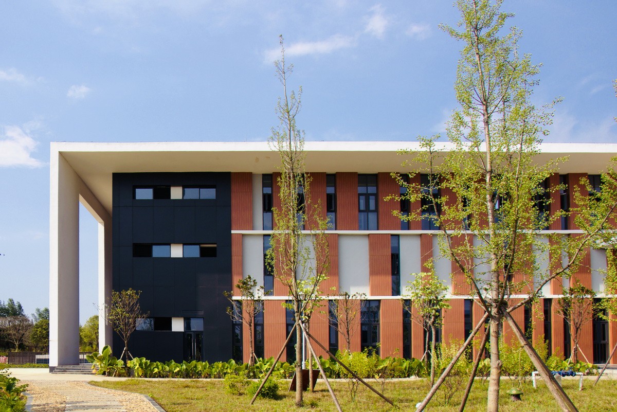 BIM建筑|广西贺州市.平桂档案馆——简洁至上 / 广西中盛建筑设计有限公司 BIM建筑|广西贺州市.平桂档案馆——简洁至上 / 广西中盛建筑设计有限公司