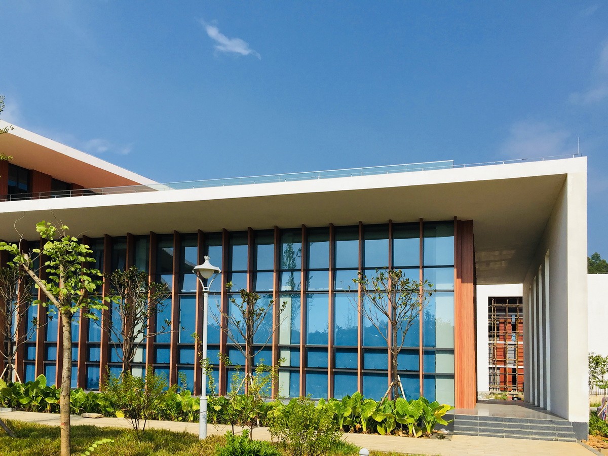 BIM建筑|广西贺州市.平桂档案馆——简洁至上 / 广西中盛建筑设计有限公司 BIM建筑|广西贺州市.平桂档案馆——简洁至上 / 广西中盛建筑设计有限公司