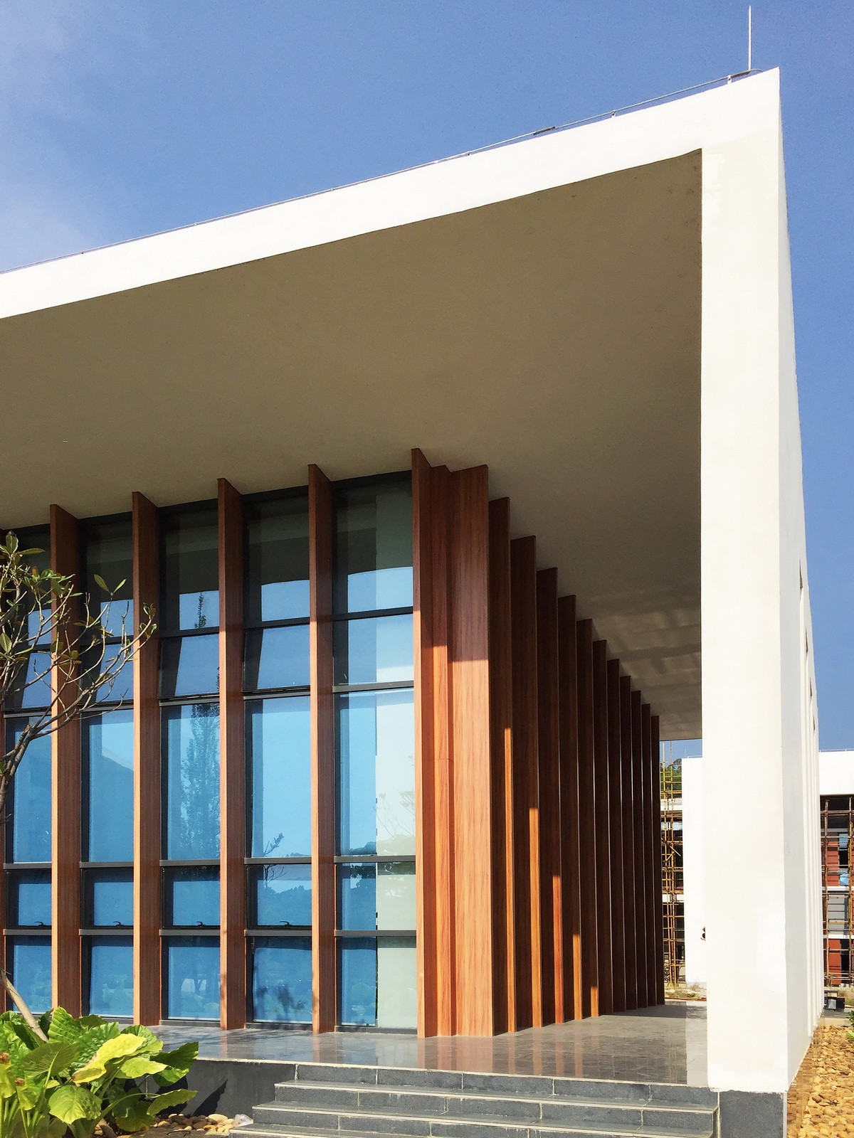 BIM建筑|广西贺州市.平桂档案馆——简洁至上 / 广西中盛建筑设计有限公司 BIM建筑|广西贺州市.平桂档案馆——简洁至上 / 广西中盛建筑设计有限公司