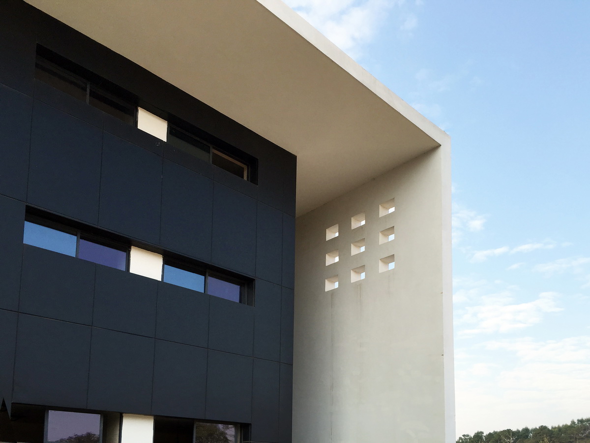 BIM建筑|广西贺州市.平桂档案馆——简洁至上 / 广西中盛建筑设计有限公司 BIM建筑|广西贺州市.平桂档案馆——简洁至上 / 广西中盛建筑设计有限公司