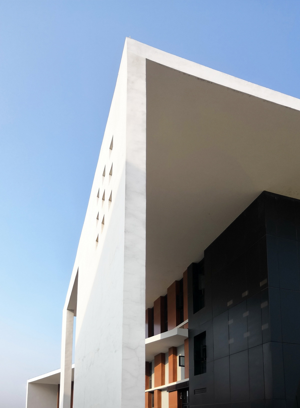 BIM建筑|广西贺州市.平桂档案馆——简洁至上 / 广西中盛建筑设计有限公司 BIM建筑|广西贺州市.平桂档案馆——简洁至上 / 广西中盛建筑设计有限公司