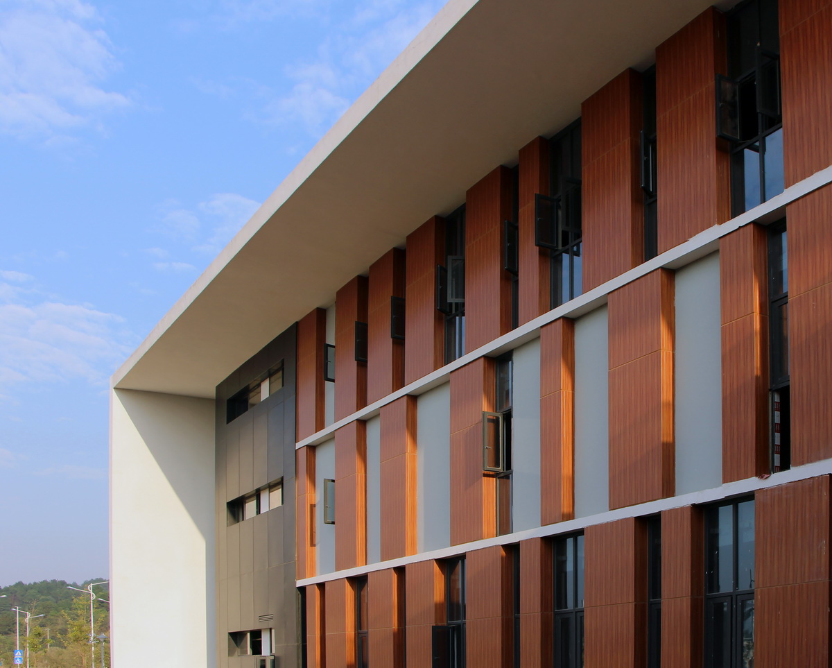 BIM建筑|广西贺州市.平桂档案馆——简洁至上 / 广西中盛建筑设计有限公司 BIM建筑|广西贺州市.平桂档案馆——简洁至上 / 广西中盛建筑设计有限公司