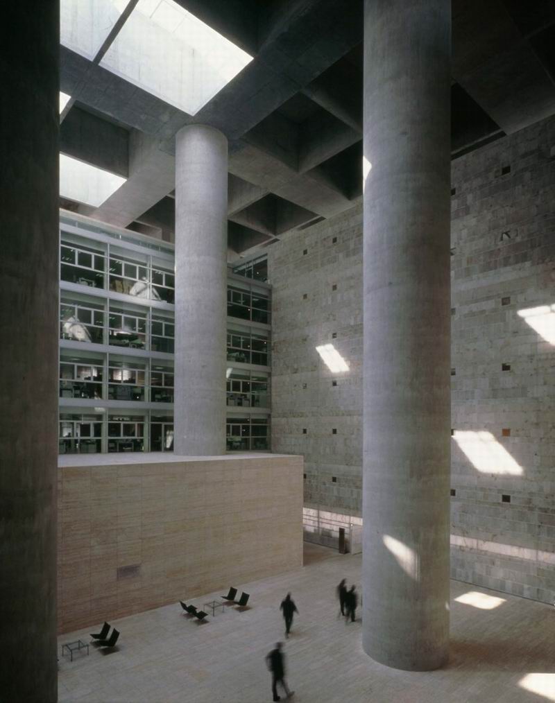 BIM建筑|经典项目:光与混凝土的故事 | 格拉纳达储蓄银行总部 BIM建筑|经典项目:光与混凝土的故事 | 格拉纳达储蓄银行总部