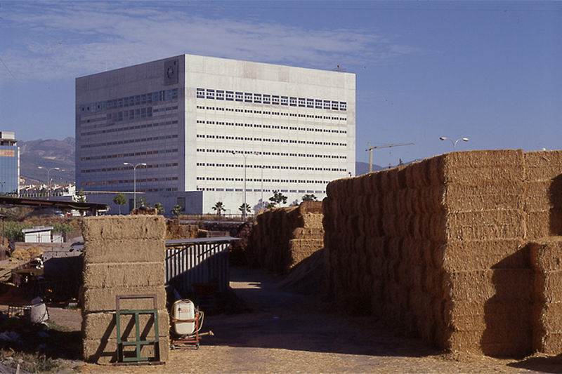 BIM建筑|经典项目:光与混凝土的故事 | 格拉纳达储蓄银行总部 BIM建筑|经典项目:光与混凝土的故事 | 格拉纳达储蓄银行总部