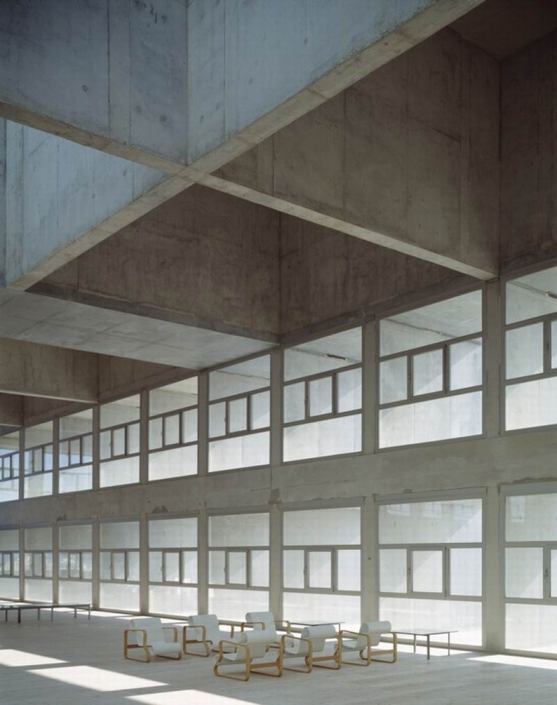 BIM建筑|经典项目:光与混凝土的故事 | 格拉纳达储蓄银行总部 BIM建筑|经典项目:光与混凝土的故事 | 格拉纳达储蓄银行总部