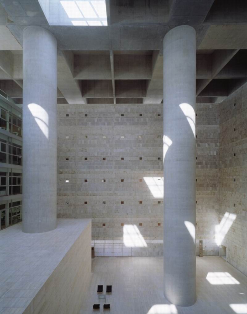 BIM建筑|经典项目:光与混凝土的故事 | 格拉纳达储蓄银行总部 BIM建筑|经典项目:光与混凝土的故事 | 格拉纳达储蓄银行总部