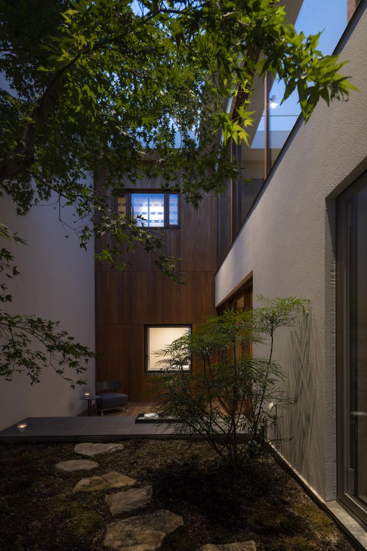 BIM建筑|东京天空洞穴住宅:静谧的自然居所 / IKAWAYA Architects BIM建筑|东京天空洞穴住宅:静谧的自然居所 / IKAWAYA Architects