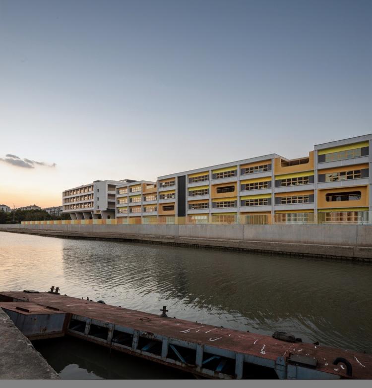 BIM建筑|秩序的启迪——上海市高安路第一小学华展校区 / 山水秀建筑事务所 BIM建筑|秩序的启迪——上海市高安路第一小学华展校区 / 山水秀建筑事务所