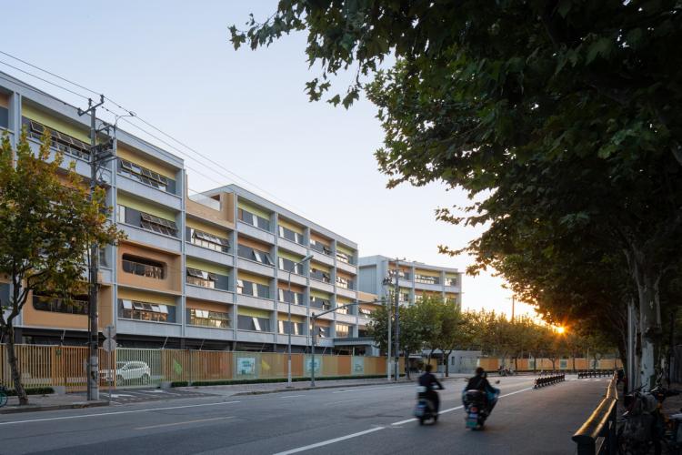 BIM建筑|秩序的启迪——上海市高安路第一小学华展校区 / 山水秀建筑事务所 BIM建筑|秩序的启迪——上海市高安路第一小学华展校区 / 山水秀建筑事务所