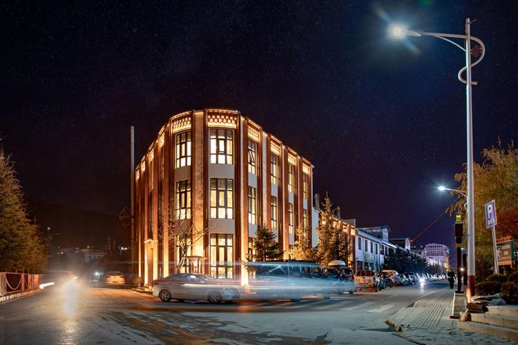 BIM建筑|喀拉卡尔藏族美食文化中心,香格里拉 / 平介设计 BIM建筑|喀拉卡尔藏族美食文化中心,香格里拉 / 平介设计