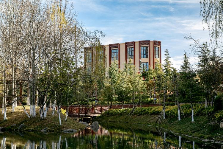 BIM建筑|喀拉卡尔藏族美食文化中心,香格里拉 / 平介设计 BIM建筑|喀拉卡尔藏族美食文化中心,香格里拉 / 平介设计