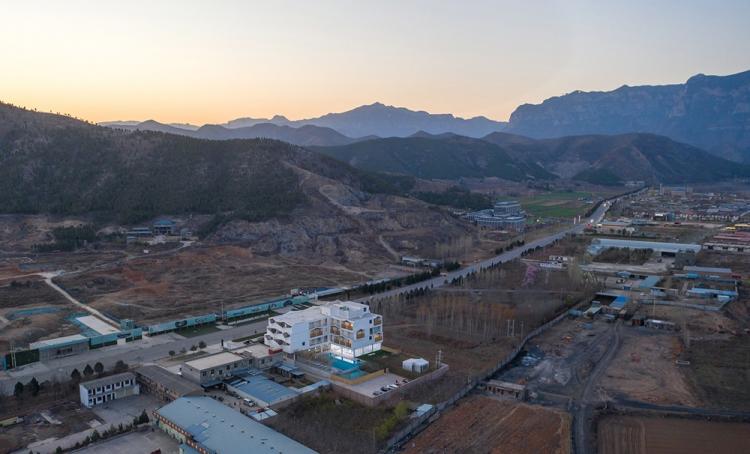 BIM建筑|天空之院酒店 / 十域建筑 建筑鉴赏 第5张-BIM建筑网 BIM建筑|天空之院酒店 / 十域建筑 建筑鉴赏 第5张