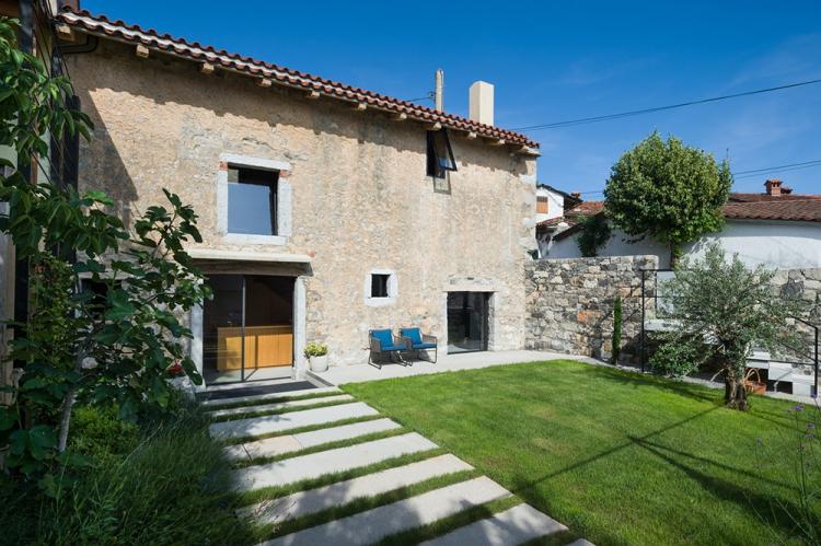 BIM建筑|岩溶住宅,废弃谷仓的新生 建筑鉴赏 第1张-BIM建筑网 BIM建筑|岩溶住宅,废弃谷仓的新生 建筑鉴赏 第1张