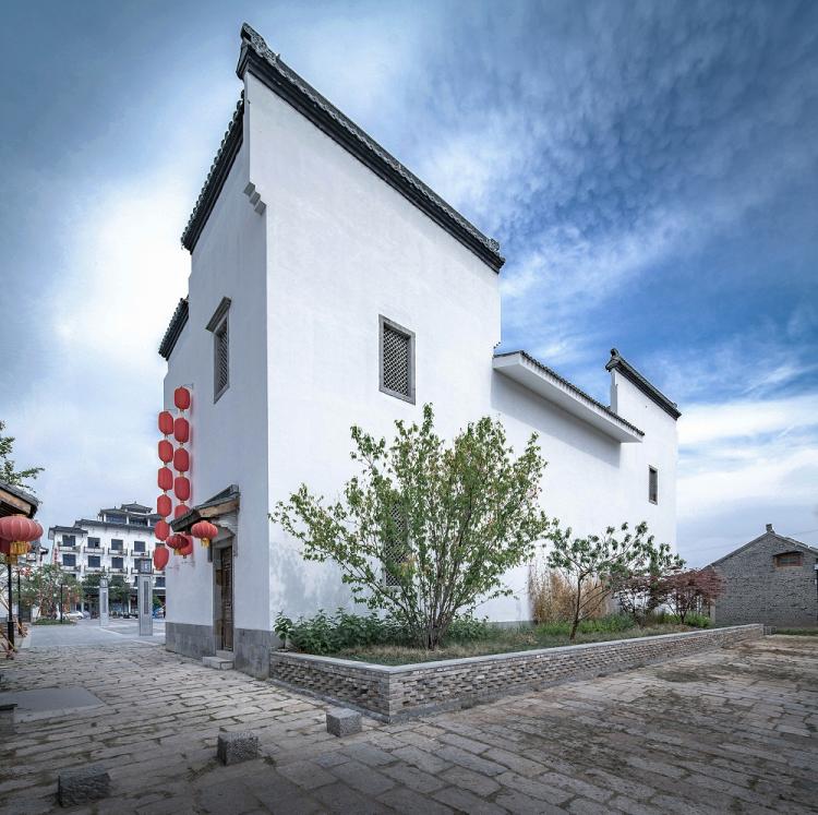 BIM建筑|一次关于“嚮往”的乡建实验:江苏淮安蒋坝银杏广场 / 柏涛设计 建筑鉴赏 第7张-BIM建筑网 BIM建筑|一次关于“嚮往”的乡建实验:江苏淮安蒋坝银杏广场 / 柏涛设计 建筑鉴赏 第7张