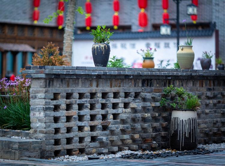 BIM建筑|一次关于“嚮往”的乡建实验:江苏淮安蒋坝银杏广场 / 柏涛设计 建筑鉴赏 第23张-BIM建筑网 BIM建筑|一次关于“嚮往”的乡建实验:江苏淮安蒋坝银杏广场 / 柏涛设计 建筑鉴赏 第23张